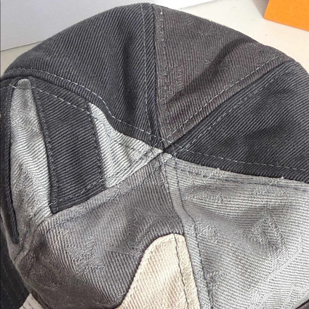 Louis Vuitton DENIM Monogram portrait Bucket Hat in Gray and Black medium - Picture 8 of 15